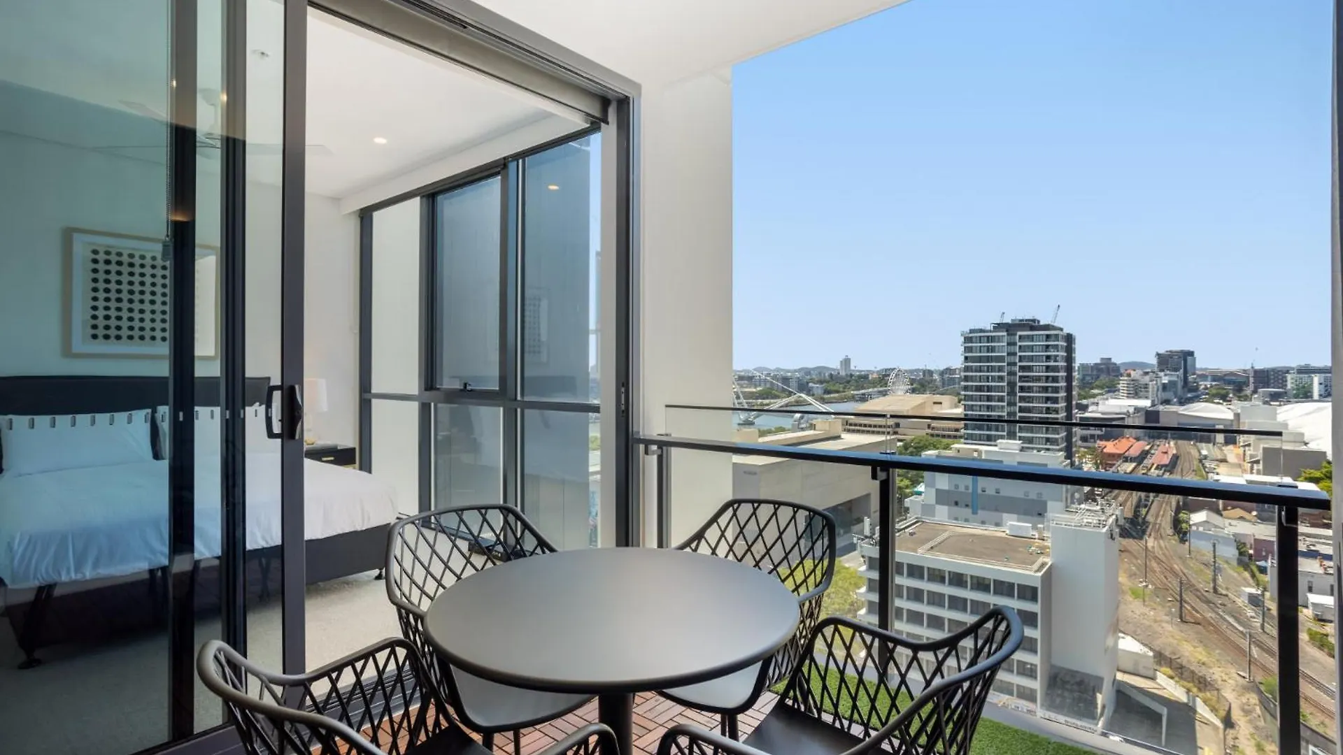 Riverside 2-Bed By Brisbane'S Landmarks With Pool Australia